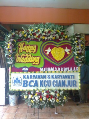 bunga papan hppy wedding