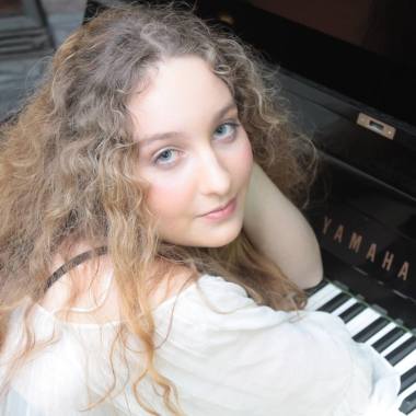 Professora De Piano