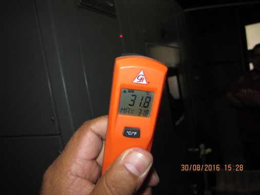 Verificando la temperatura de un transformador en su capa exterior 