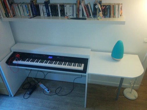 Fabrication d'un meuble pour piano.