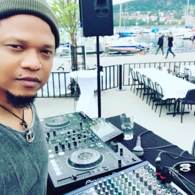 Dj S' Tingling 