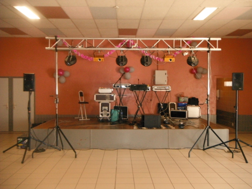 PODIUM LA NUIT DES STARS ( ADAPTE POUR TOUT STYLE DE SALLE 
