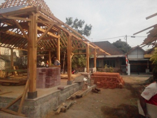 Pembangunan Limasan dan Joglo . Yogya 2014