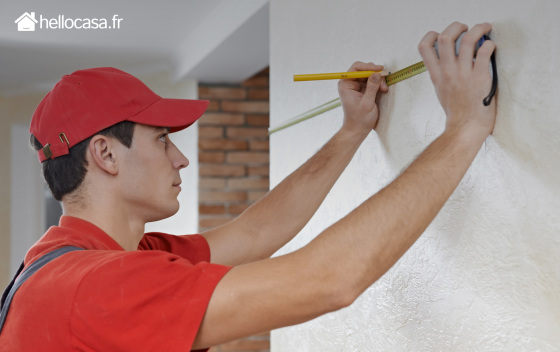 Bricolage : montage de meubles, fixation murale, rénovation de joints, ...