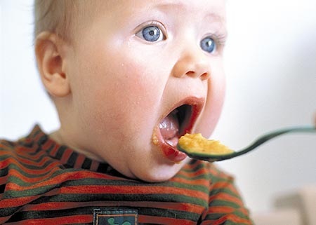 En tu embarazo y lactancia, cuida tu alimentación.