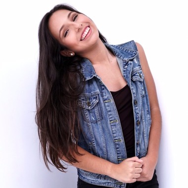 Profesora De Baile Y Niñera
