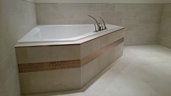 Master bath soaker tub