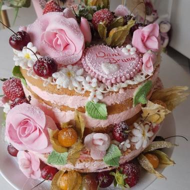 Nacked Cake