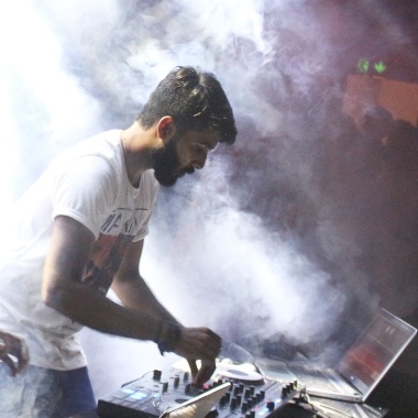 Dj Y Go