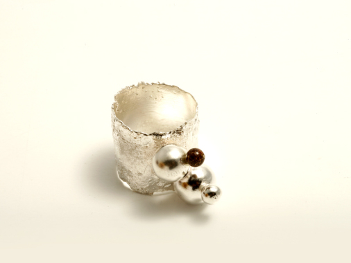 Bague argent préfondu avec perles d'argent et de jaspe.JPG