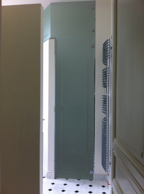 création d'une salle d'eau et porte de douche sur mesure.