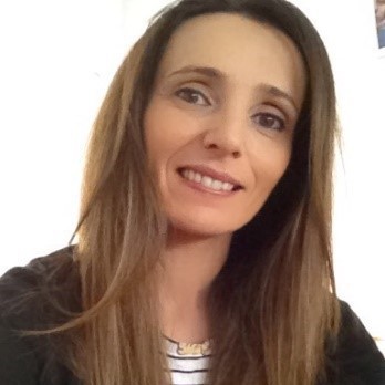 Femme De Menage Portugaise. Avec Des References, Professionnelle Et Efficace 