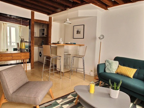 Appartement à SAINT Germain des Près.
Travaux, ameublement et décoration pour une mise en location meublée.