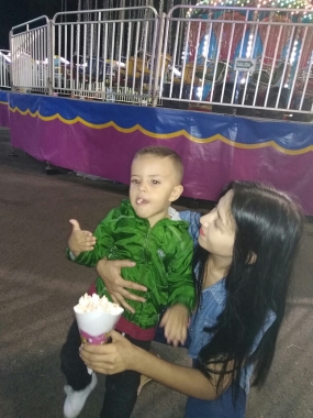 compartiendo con Manuel en el parque de Diversiones de los Valentinos