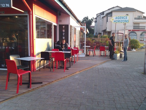TERRASSE EN MERBAU