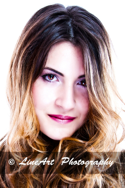 Primo Piano HI-KEY hair stylist and makeup