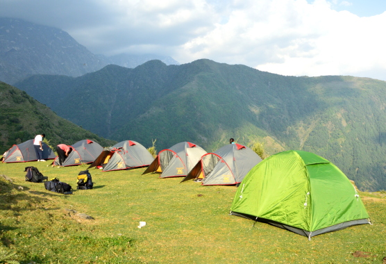 Youreka's Camp Dharamshala is located in the upper reaches of Kangra Valley at an altitude of 5000ft. Situated against a dramatic backdrop of the Dhauladhar range, it offers a panoramic view which includes Dharamshala on a clear day. It is in close proximity to the famous temple of Indru Nag, the monasteries of McleodGanj and treks of Triund.
