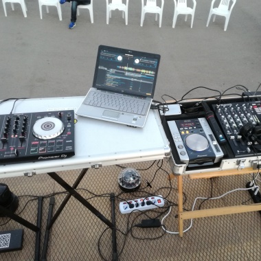 Dj