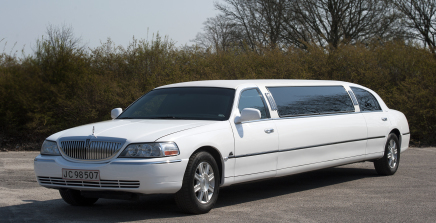 9 m lang hvid limousine 4 dør