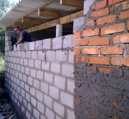 Construções de garagens, churrasqueiras, muros, ampliações.
Enfim, qualquer tipo de construção civil.