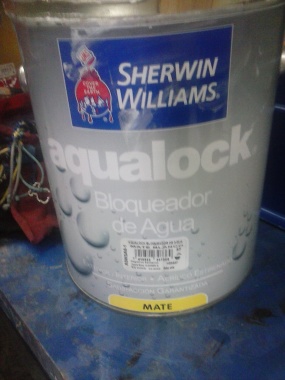 Un bloqueador de agua de alta gama que puedo aplicar en su hogar o negocio para impedir que la humedad indeseada atraviese la pared o superficie afectada.