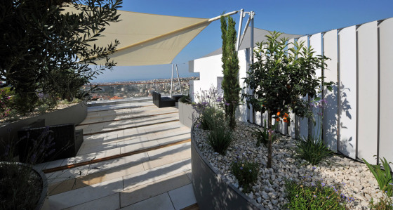 Cannes Privatgarten Sonnensegel