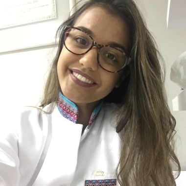 Tainá Guedes