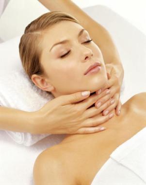 massage facial du visage et du cou anti-âge