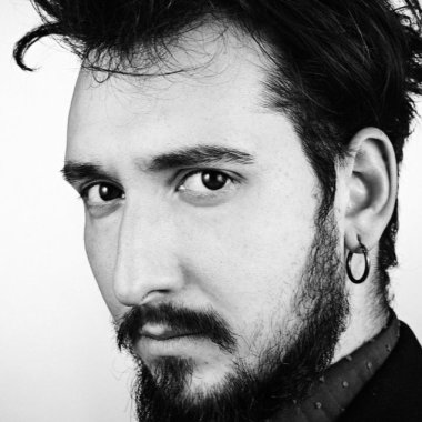 Musicista, Performer, Attore.