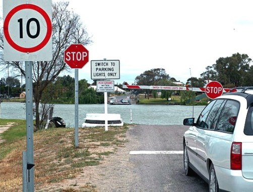 road-signs-traffic-train-gate.jpg