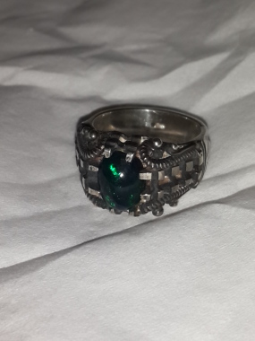Salah satu contoh desain cincin asli kotagede. Nama model ini adalah Andan