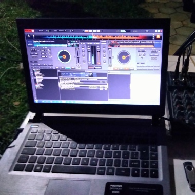 Dj