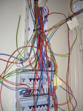 Reprendre une installation commencé par un autre électricien.