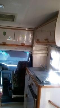COMMENCEZ A PREPARER VOS WEEK-ENDS ET VOS VACANCES 
Evadez-vous le temps d'un week-end, d'une semaine ou le temps de vos vacances, je loue mon camping-car.

Camping-car Autostar/Mercédes diesel. 
-Couchage 4 places, un lit en dinette, un lit permanent, idéal pour une famille de deux adultes et deux enfants.
-Télévision
-Panneaux solaire. 
-Stores occultants thermiques
- Salle de bain avec toilettes et douche
- Nombreux rangements
- Le coin cuisine : évier, divers placards, 2 feux gaz, réfrigérateur, vaisselle fournie, deux bouteilles de gaz
- Tuyau pour faire les pleins d'eau et le branchement électrique sur borne EUR . 
- Chauffage à air pulsé et chauffe eau ( gaz) pour les arrêts,

A NOTER QUE POUR LES PRIX FIXES CI-DESSOUS, JE PEUX FOURNIR GRATUITEMENT EN PLUS UNE TABLE DE CAMPING, DES SIEGES DE CAMPING ET UNE TENTE QUESCHUA TROIS PLACES 

TARIFS :
PERIODE PRINTEMPS ETE
- Week-end du vendredi soir au dimanche soir 200€, (500 km inclus)
- La semaine (du samedi matin 10h au samedi matin 10h) 550€ (1000 km inclus)
0.30 cm/km en cas de dépassement en sus, 

PERIODE AUTOMNE HIVER
- Wekk-end du vendredi soir au dimanche soir : 220€
- La semaine : 570€
car chauffage gaz en plus
0.30 cm/km en cas de dépassement en sus, 

- Chèque de caution de 2000€ et 50€ pour le ménage non encaissable, 
- A la réservation 30 % , fournir permis, carte d' identité, et attestation de domicile.
- Assurance à la charge du locataire
- Interdit animaux et fumeur.