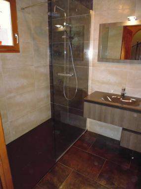 La qualité de la photo n'est pas top, désolé... Salle de bain complétement transformé