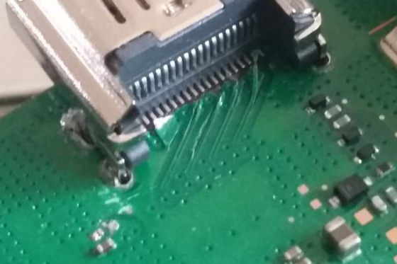 Exemple de réparation Port HDMI Playstation 4
