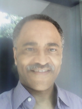 Marc DEBUC, votre serviteur, Ecrivain Public, Traducteur, Conseil, également Créateur, Directeur, Représentant Légal de l'entreprise SELDICT et Gestionnaire de son site internet (www.seldict.com)
