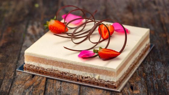 Rose & Lychee Cake