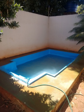 Piscina A, antes do tratamento e limpeza