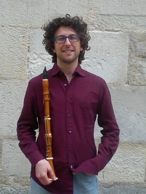 Je joue aussi la clarinette dite "historique" et je vous montrerai avec plaisir l'origine de notre instrument !