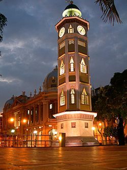 Representante Comercial Restaurante La Torre Azul