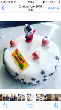 Gâteau anniversaire chocolat , génoise amandes , pâté a sucre , décor hello kitty