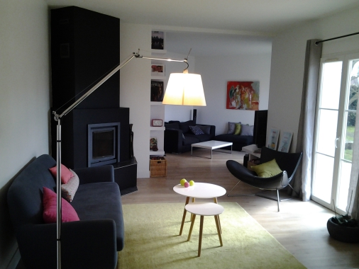 Rénovation d'une cheminée, osez le noir !