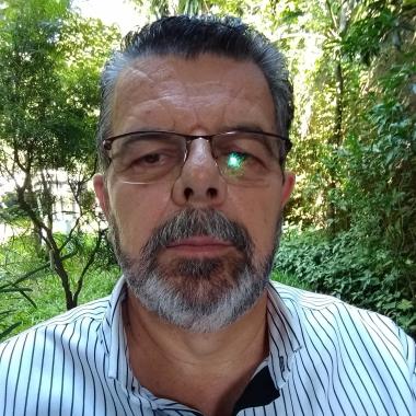 Motorista Com Carro.