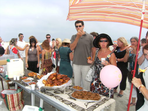 Buffet de Faranis, Aloccos, Karakoros, Accras de Morue et Samoussas...