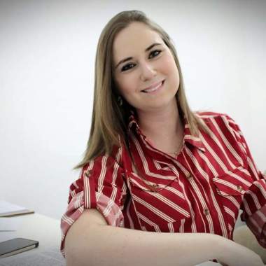 Laura Schneider - Advogada